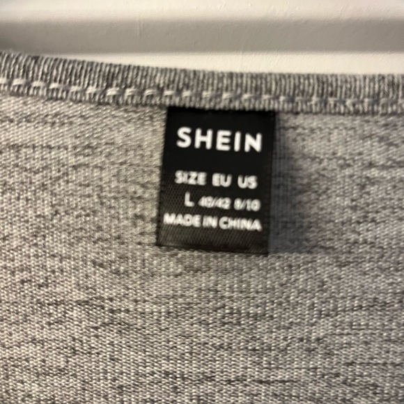 SHEIN T-shirt with lace - Picture 2 of 2